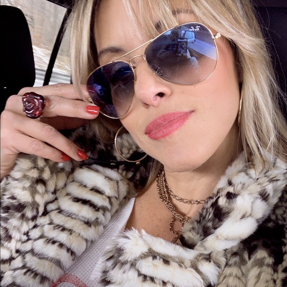 Meet your Posher, Lara - Picture 4 of 5